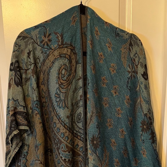 Jackets & Blazers - Teal & Brown Paisley Pashmina-Blend Ruana Wrap with Armholes – One Size